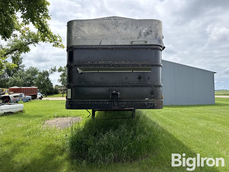 1971-wilson-grain-trailer-image-2