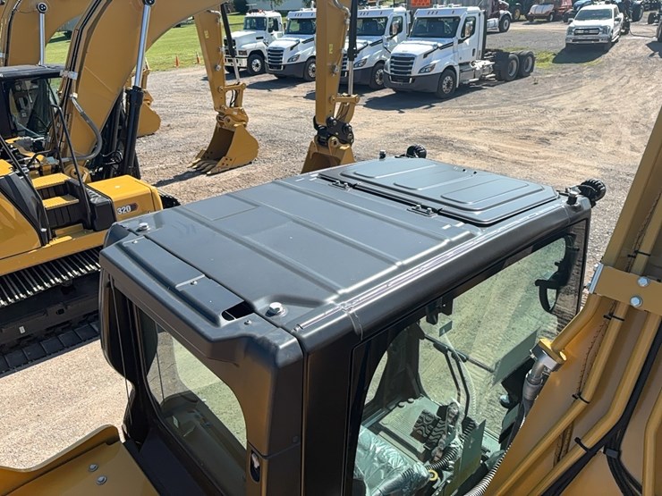 caterpillar-320gc-image-22