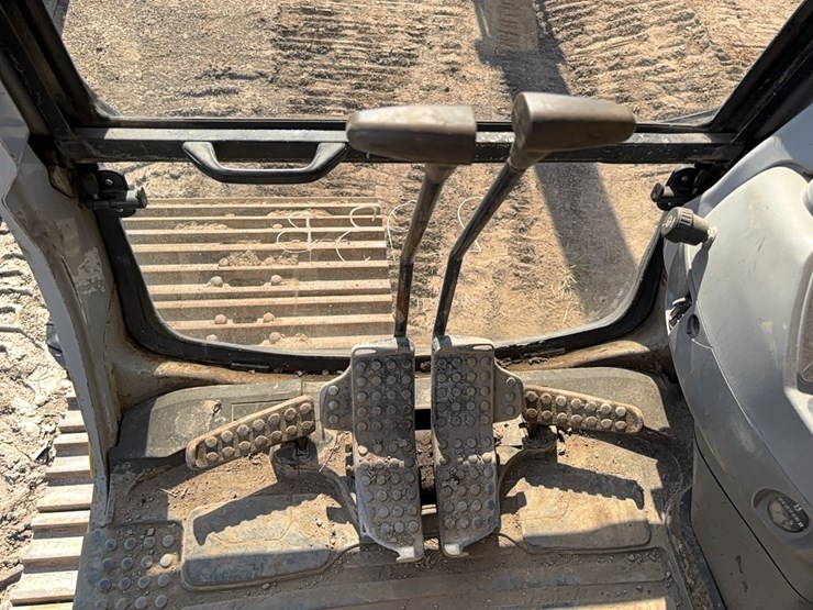 deere-230-lc-image-28