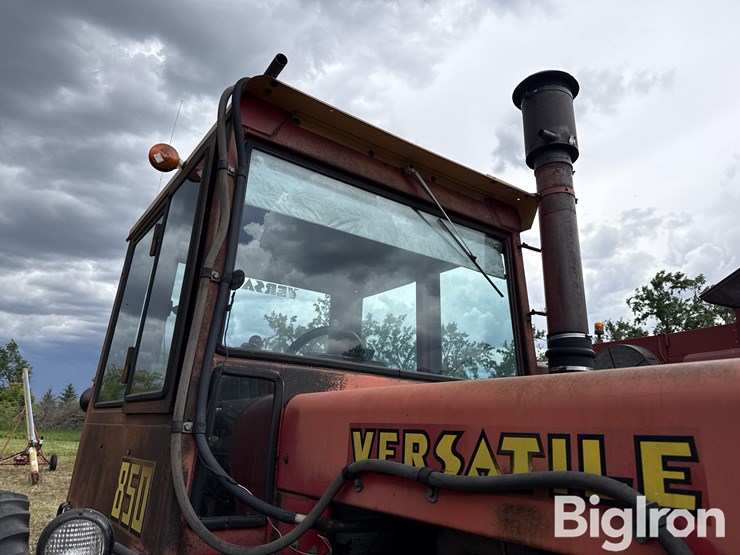 1975-versatile-850-image-13
