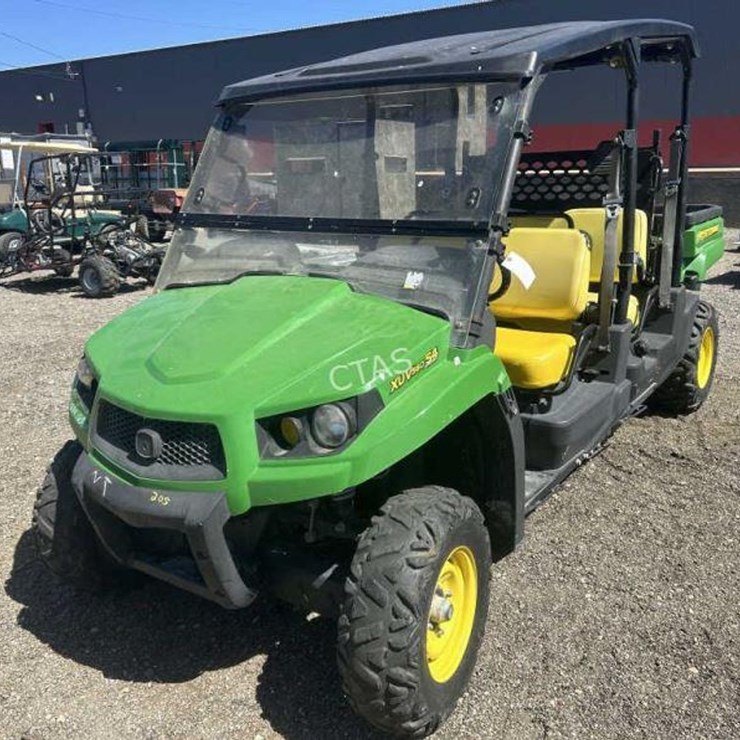 JOHN DEERE GATOR