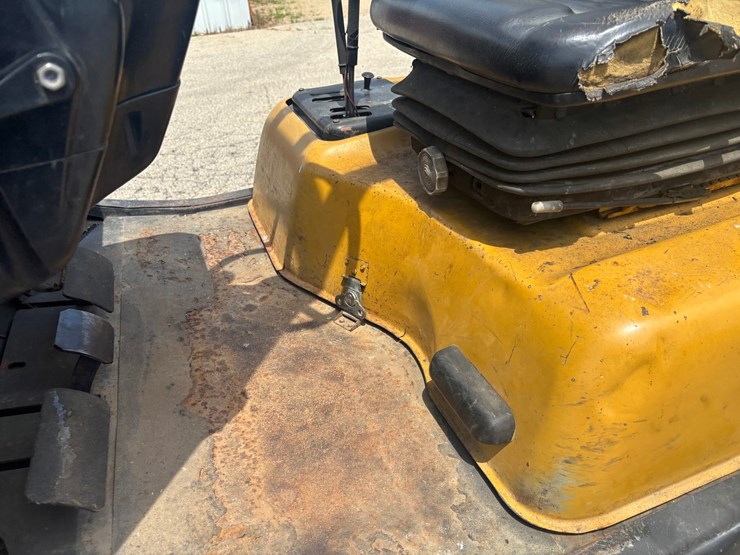 #2246-•-baker-forklift-image-29