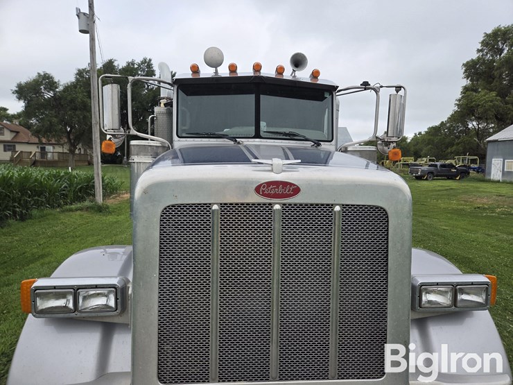 2008-peterbilt-367-image-18