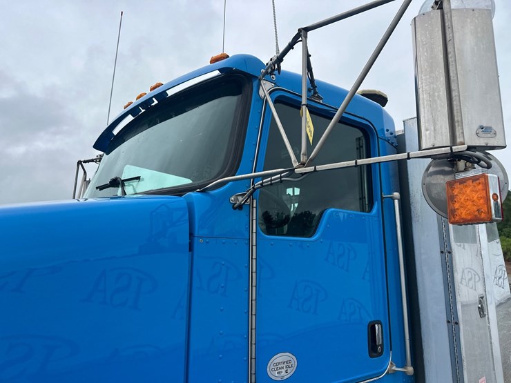 2013-kenworth-t800-image-28