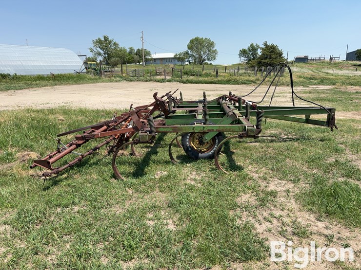 john-deere-16-image-4
