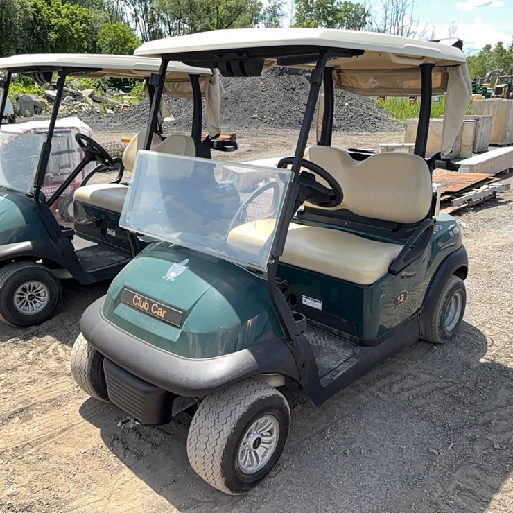 CLUB CAR GOLF CART