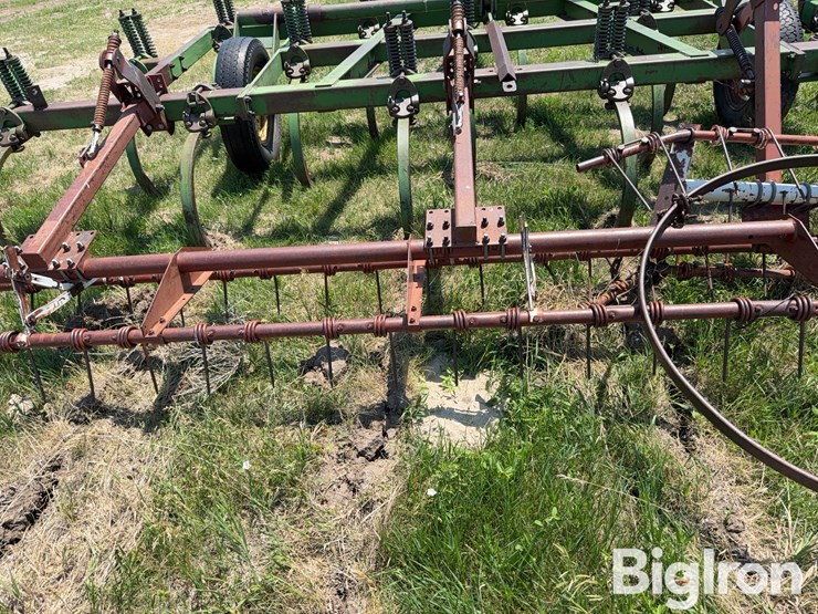 john-deere-16-image-14