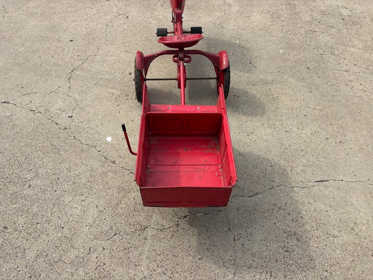 amf-2-speed-pedal-tractor-image-4