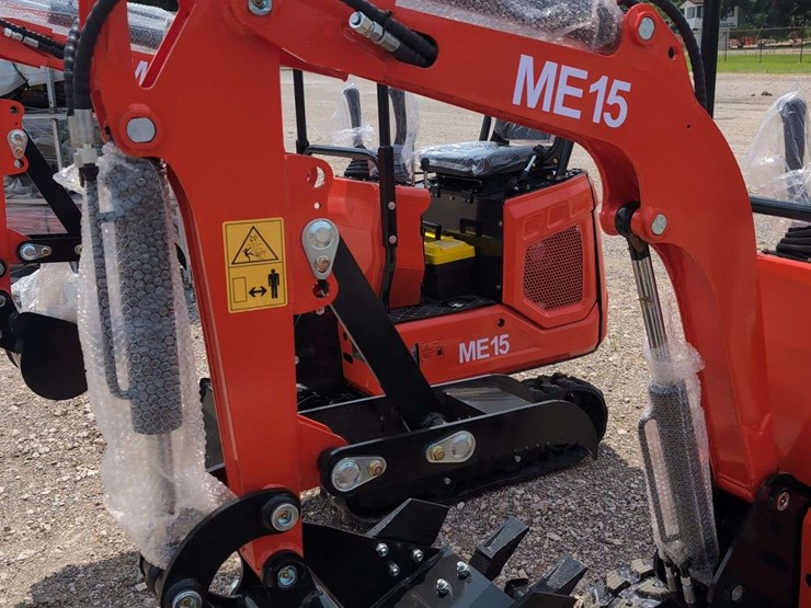 sdl-mini-excavator-me15-image-2