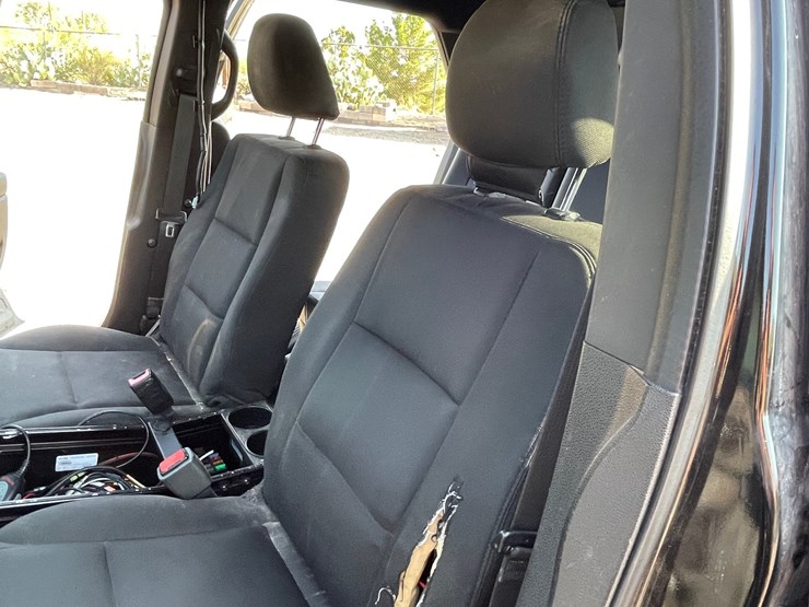 2016-ford-explorer-image-71
