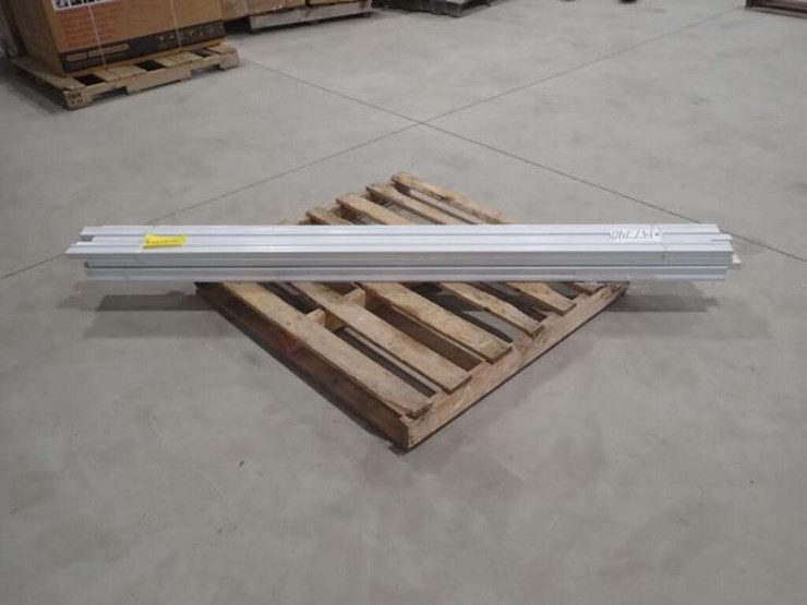 qty-of-(14)-7-ft-pvc-brickmold-image-4