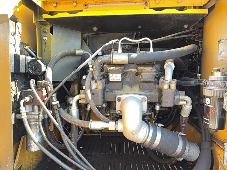 deere-230-lc-image-22