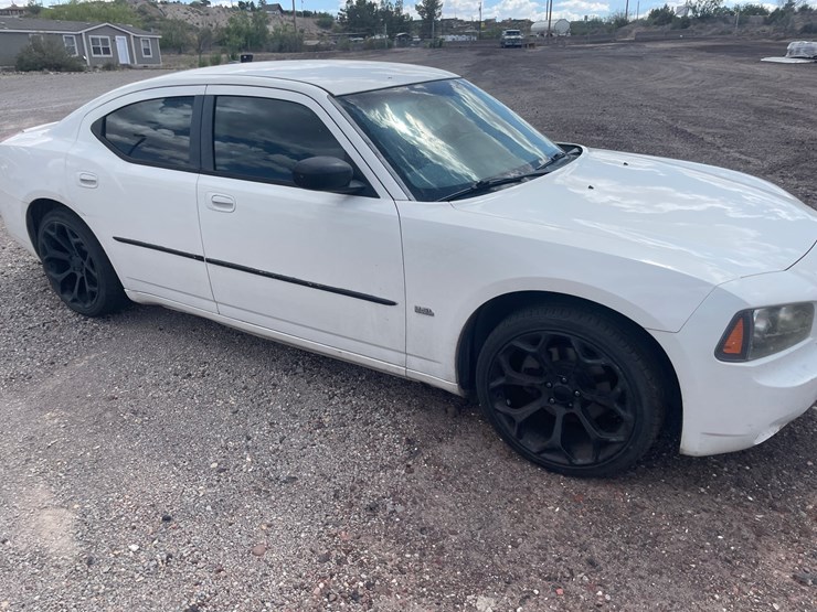 #157-•-2006-dodge-charger-(nm-title-in-delay)-image-3