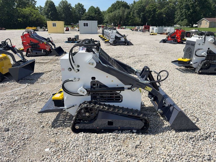 2026-zjg-zj-380-tracked-mini-skid-steer-loader-image-7