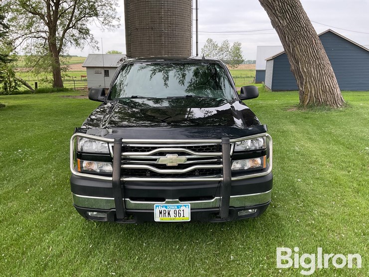 2007-chevrolet-2500-image-2
