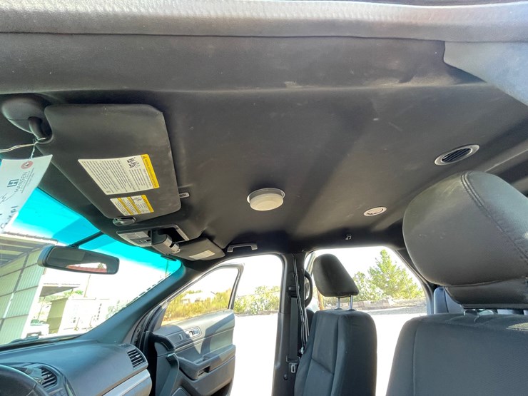 2016-ford-explorer-image-93