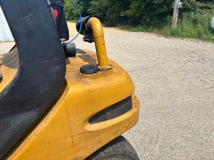 #2246-•-baker-forklift-image-11
