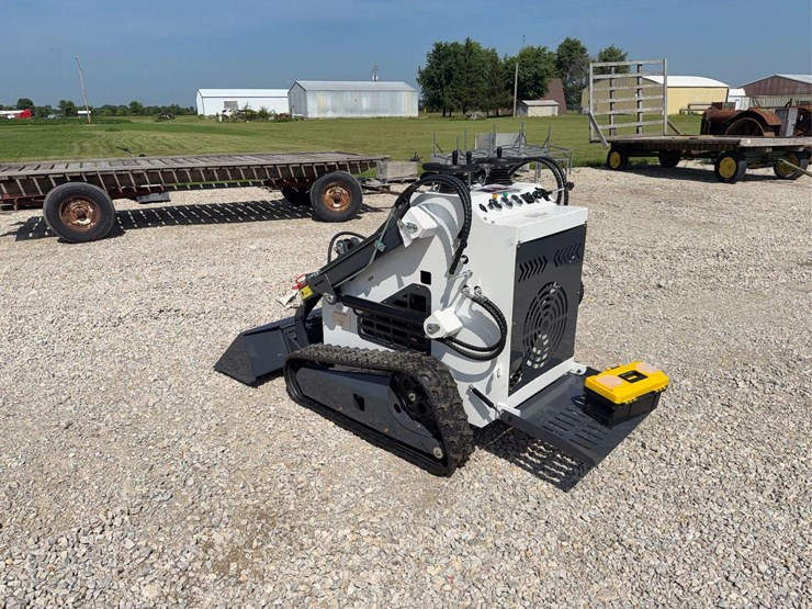 2026-zjg-zj-380-tracked-mini-skid-steer-loader-image-4