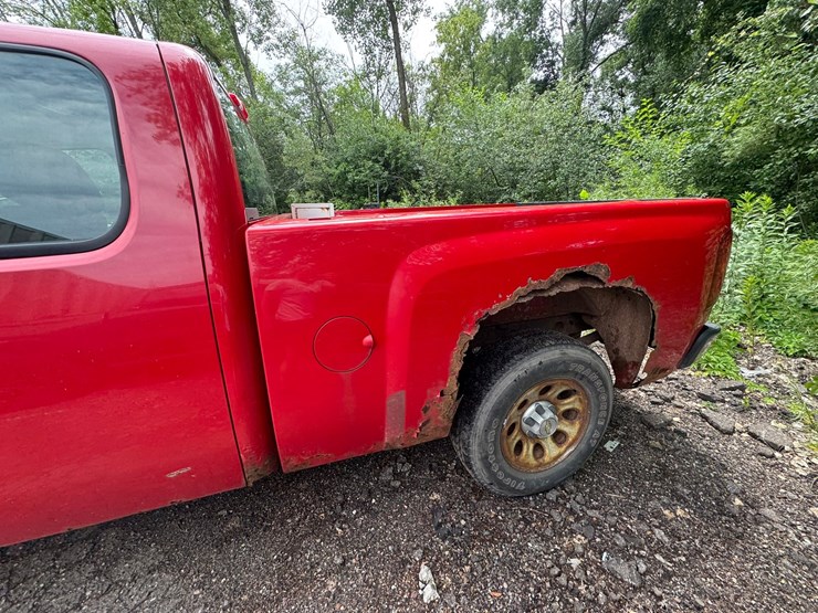 #1868-•-2009-chevy-silverado-pickup-truck-image-15