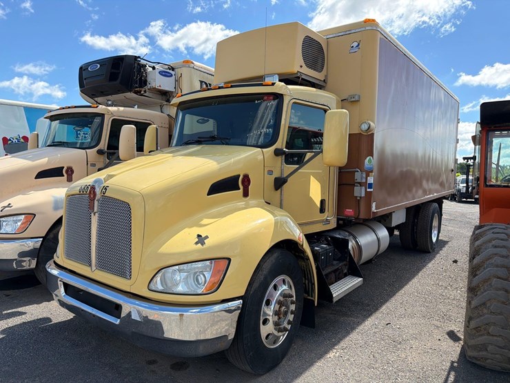 2014-kenworth-t370-image-1