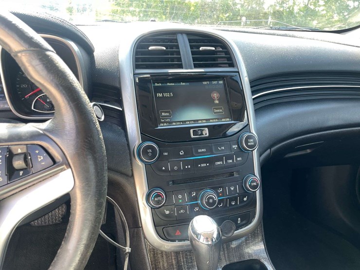 2015-chevrolet-malibu-4-door-sedan-(206,870-miles)-image-13