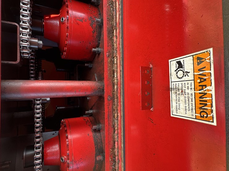 gehl-mf8335-total-mix-feeder-wagon-image-19