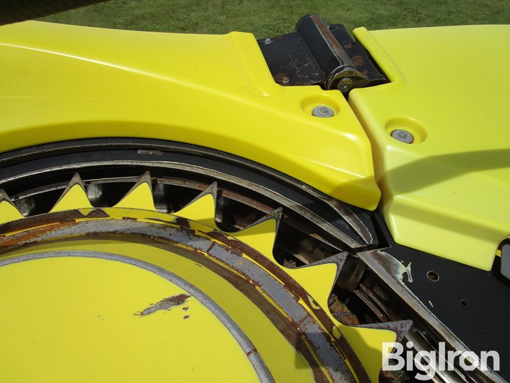 2019-john-deere-772-image-13