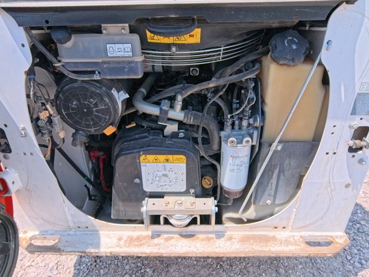 2021-bobcat-t64-image-27