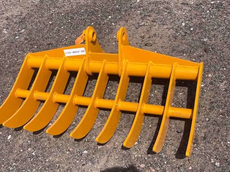 2026-caterpillar-305-image-3
