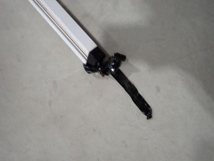 qty-of-(3)-8-ft-track-lights-image-4