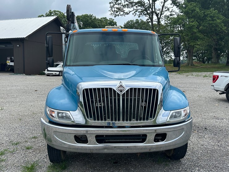 #1087-•-2007-international-service-truck-image-12