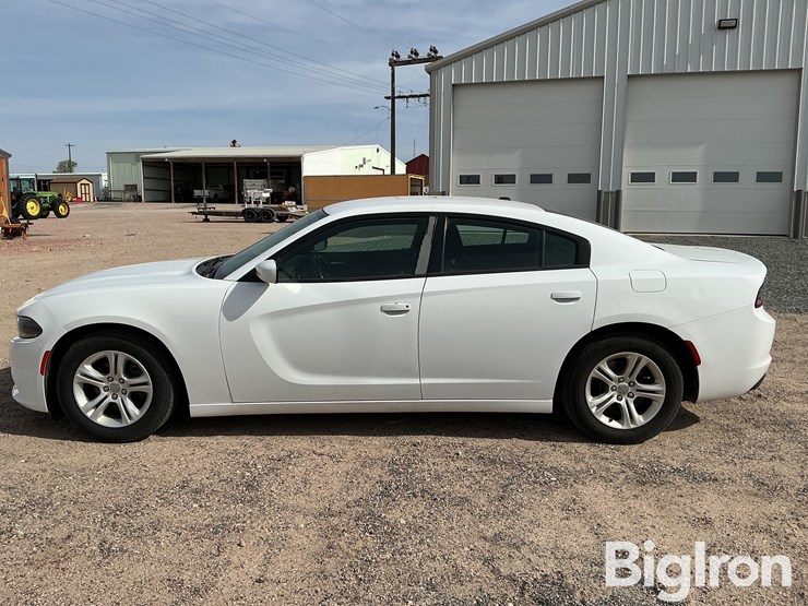 2018-dodge-charger-sxt-4-door-sedan-image-8