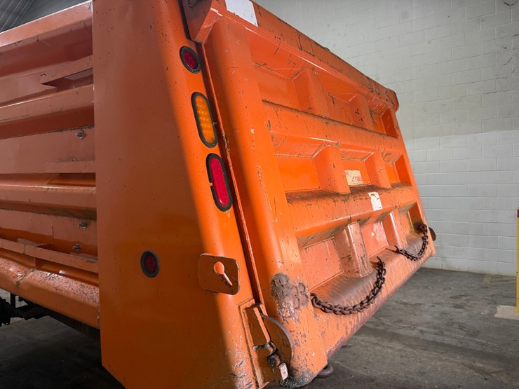 #1470-•-heil-16'-dump-body-w/-lift-cylinder-image-11