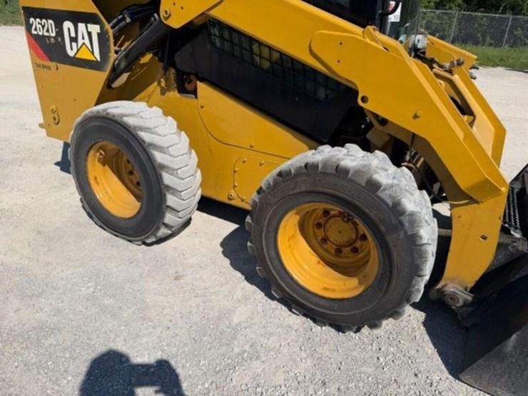 2014-caterpillar-262d-image-31