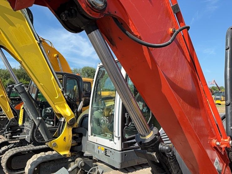 kubota-kx040-4-image-10