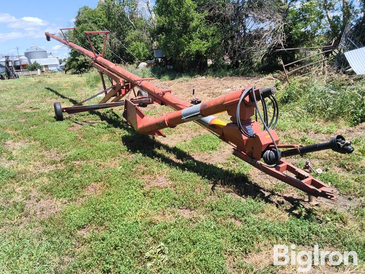 sudenga-auger-w/-truck-hopper-image-3