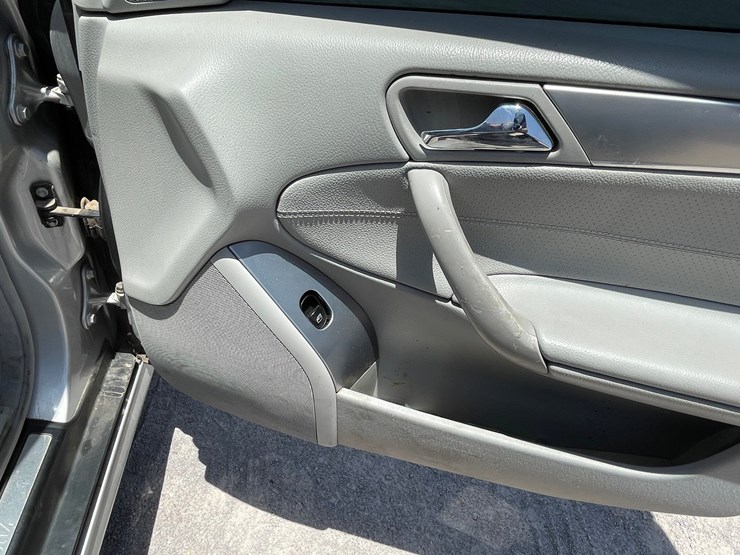#162-•-2005-mercedes-c230-kompressor-(clean-nm-title)-image-46