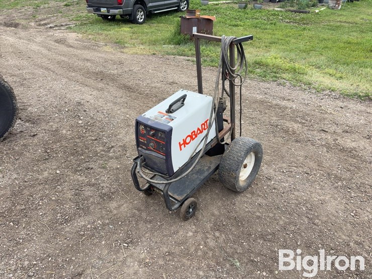hobart-handler-175-welder-image-1