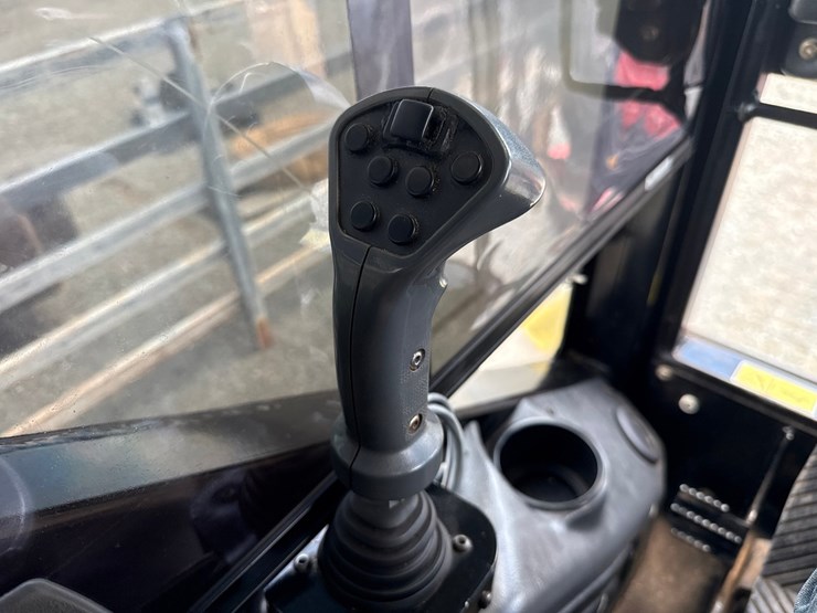 2014-caterpillar-501-image-77