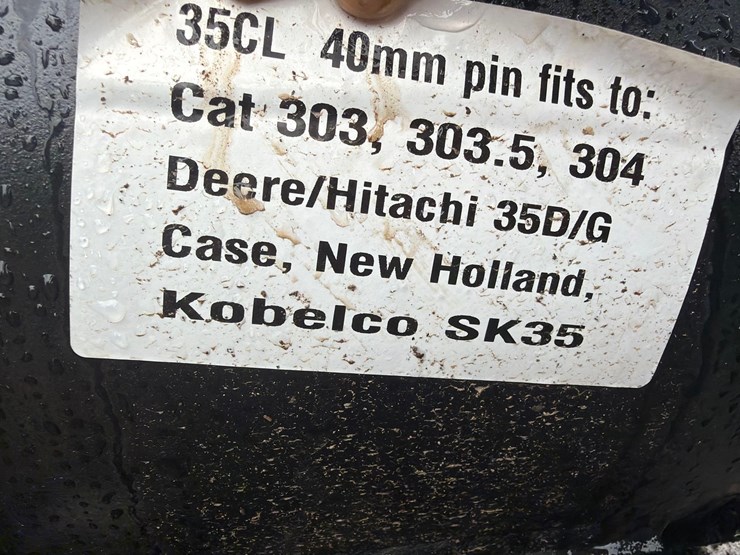 caterpillar-303-image-4