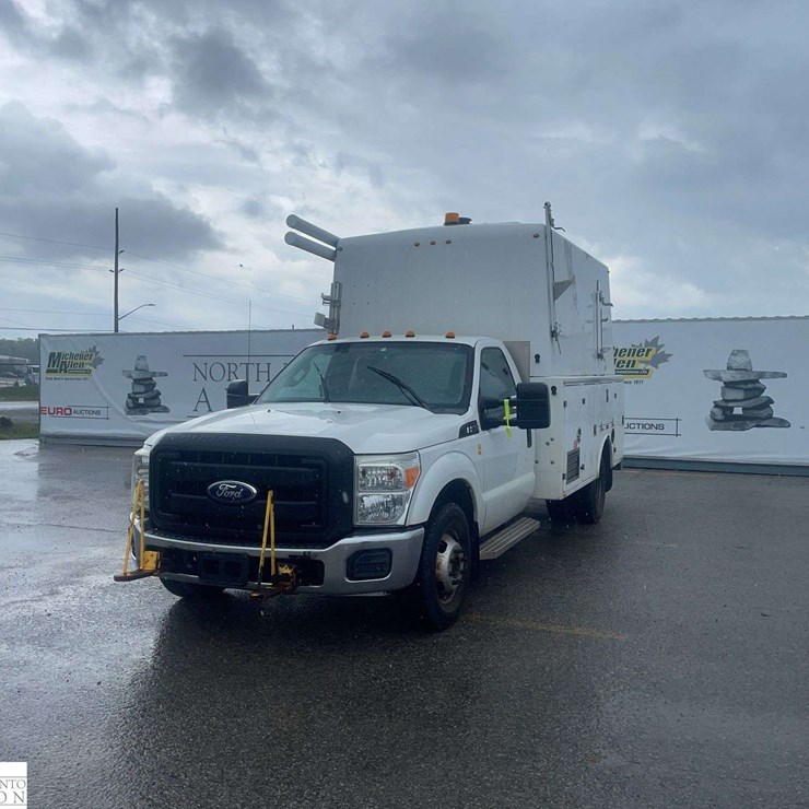 2011 FORD F350