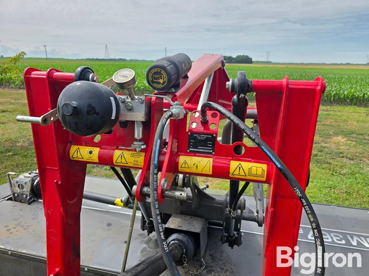 2022-massey-ferguson-30-image-11