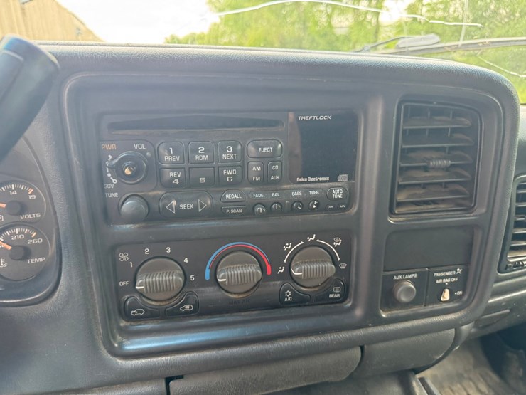 2002-chevrolet-2500hd-image-40