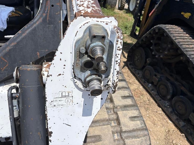 2014-bobcat-t750-image-15