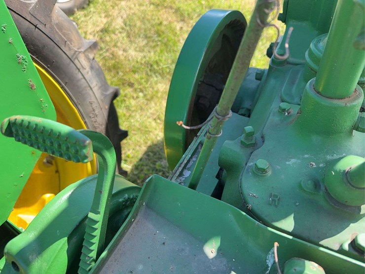 john-deere-model-b-image-10