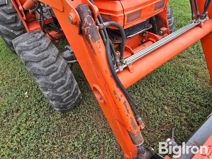 1995-kubota-l2900-image-11