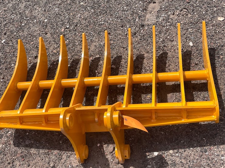 2026-caterpillar-305-image-8