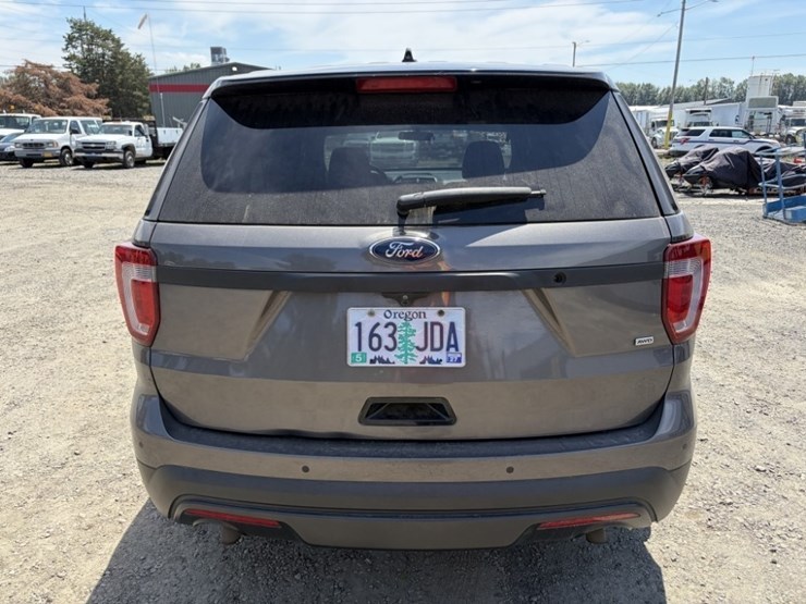 2017-ford-explorer-image-5