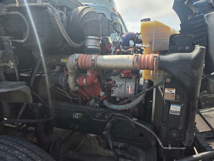 2015-kenworth-t680-image-47