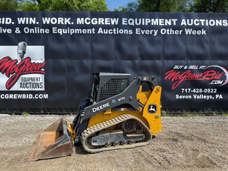 2022-deere-317g-image-1